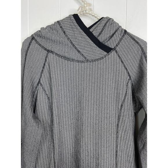 Lululemon Think‎ Fast Hoodie Size 10 - Picture 5 of 10